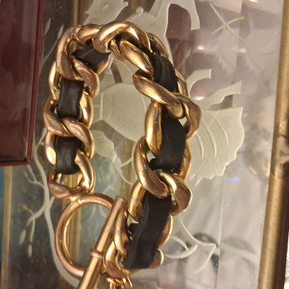 Authentic Chanel Classic Vintage Lambskin Gold chain bracelet